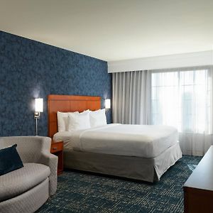 One-Bedroom King Suite